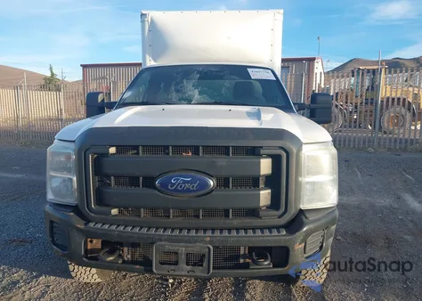 2015 Ford F-250 Xl z USA, uszkodzony, nr VIN 1FDBF2B60FED21631